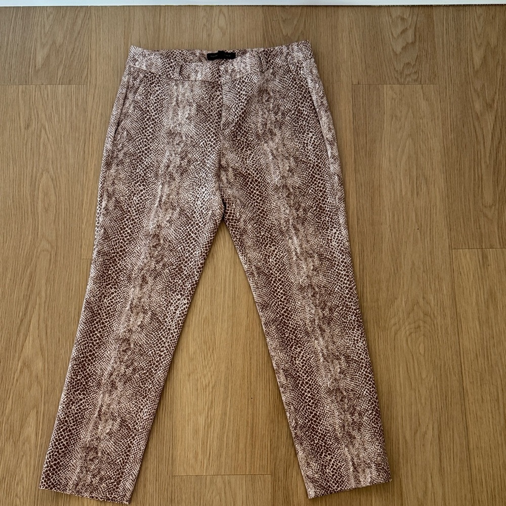 Banana Republic women Snakeskin avwry Print pants Size 2
